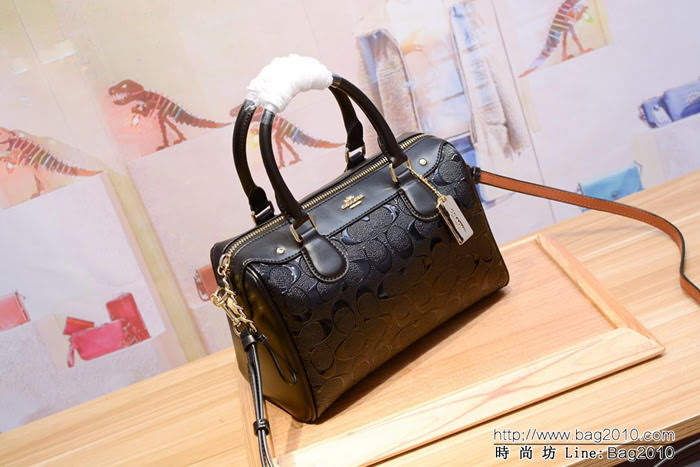 COACH蔻馳 C家新款 11920 漆皮壓花枕頭包 容量大 可單肩斜挎  Chz1106